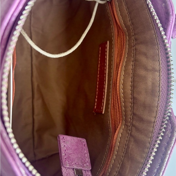 COPY - Hobo NWT hot Pink metallic leather mini crossbody/satchel with shoulder … - Picture 8 of 12